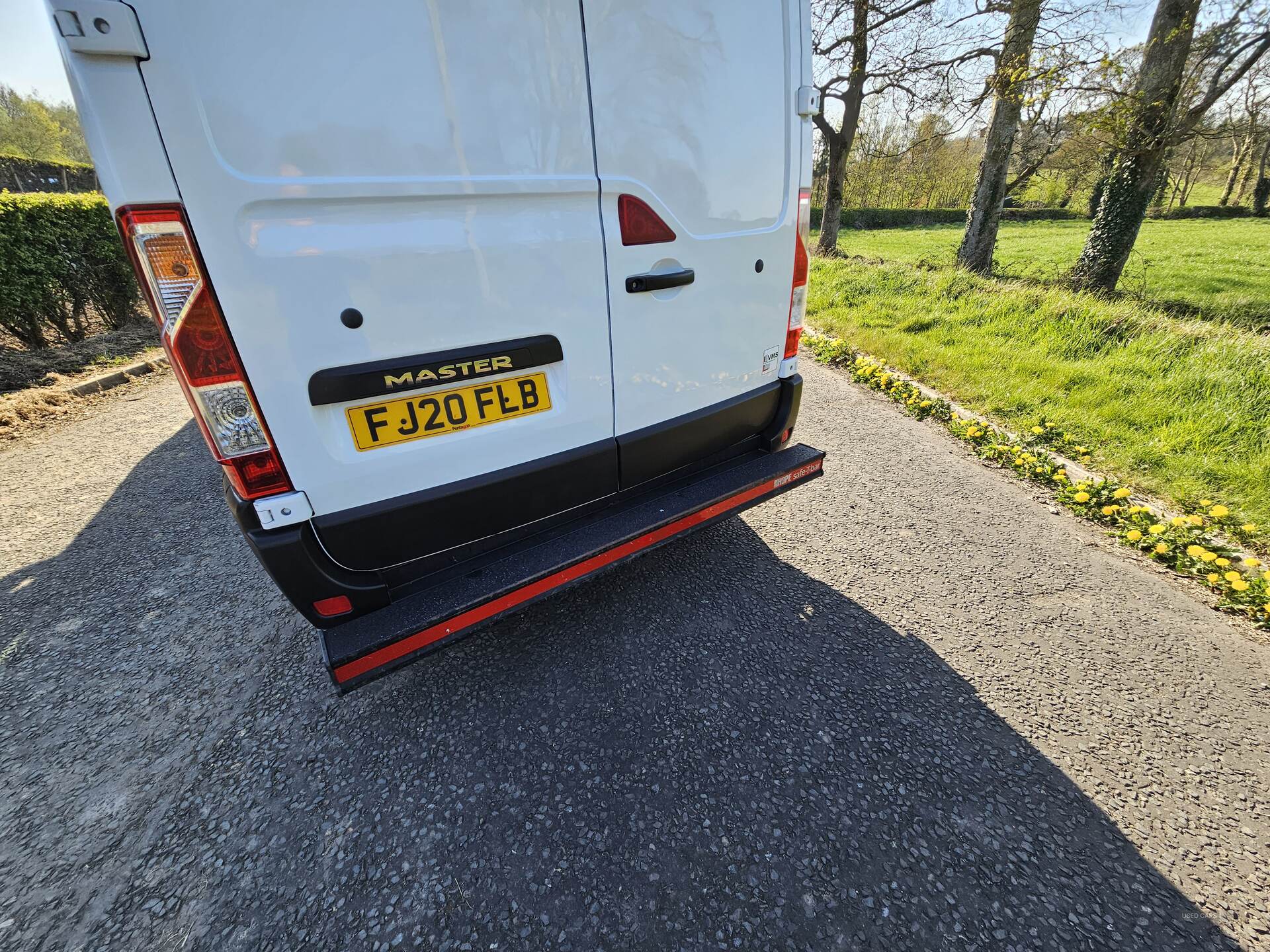 Jul 2020 Renault Master MM35dCi 135 Business Medium Roof Van