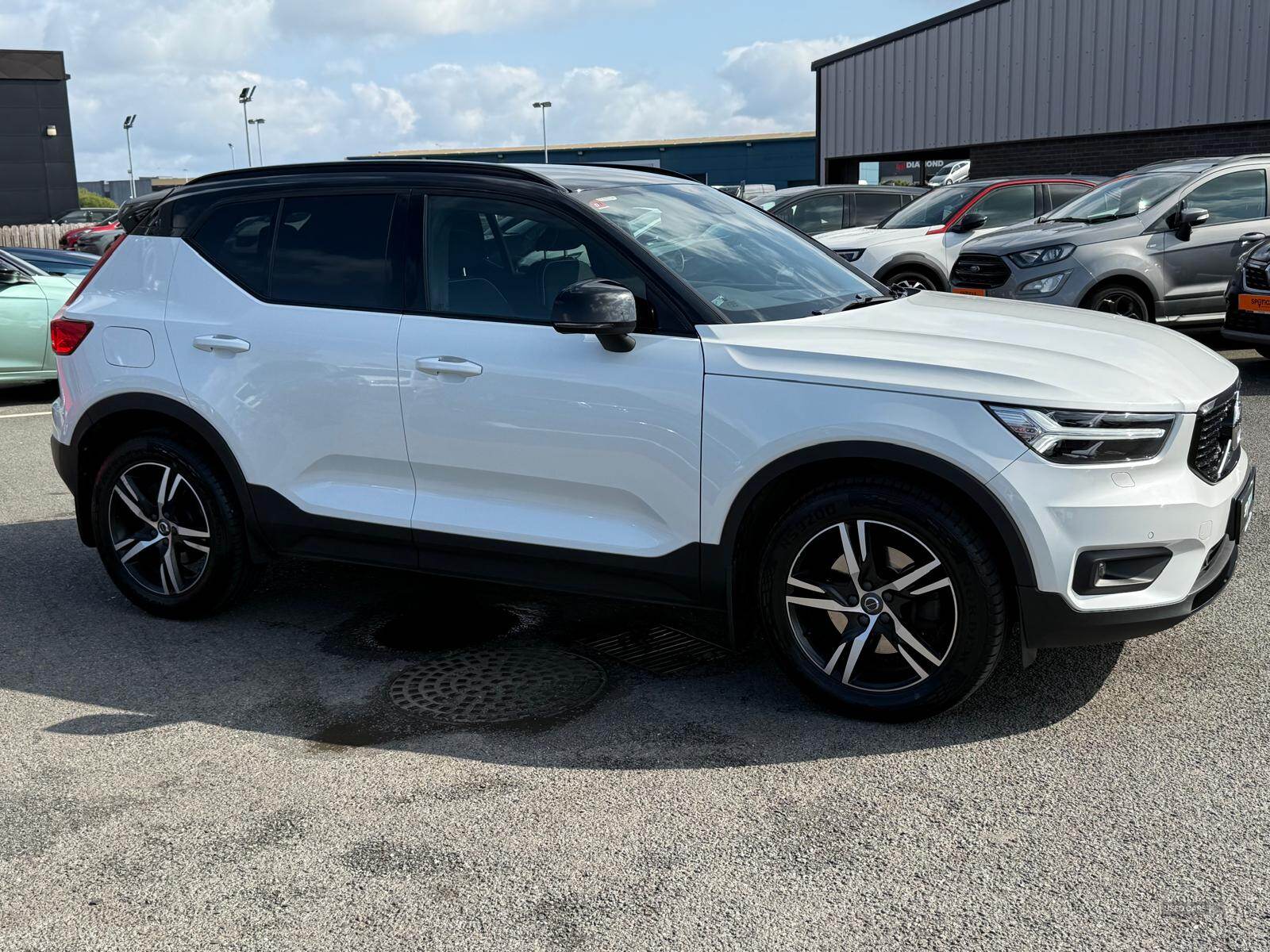 Sep 2019 Volvo XC40 2.0 D4 [190] R DESIGN 5dr AWD Geartronic