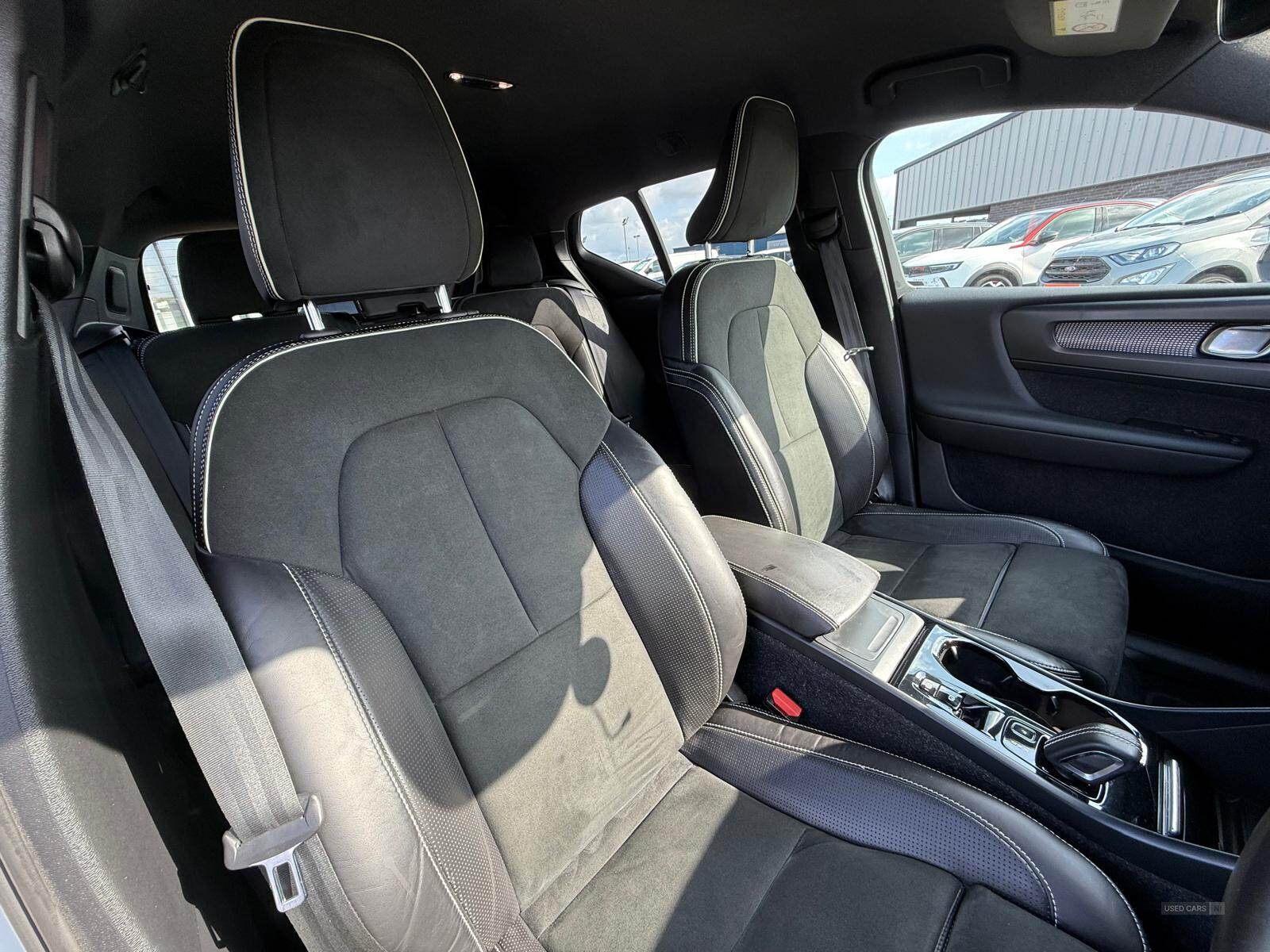 Sep 2019 Volvo XC40 2.0 D4 [190] R DESIGN 5dr AWD Geartronic