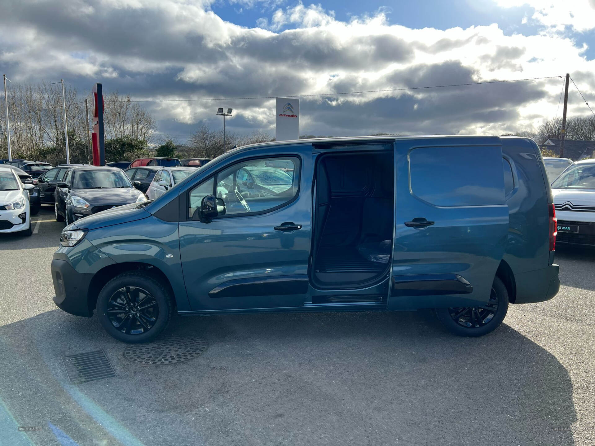 Mar 2025 Citroen Berlingo 1.5 BlueHDi 130ps Van Driver EAT8