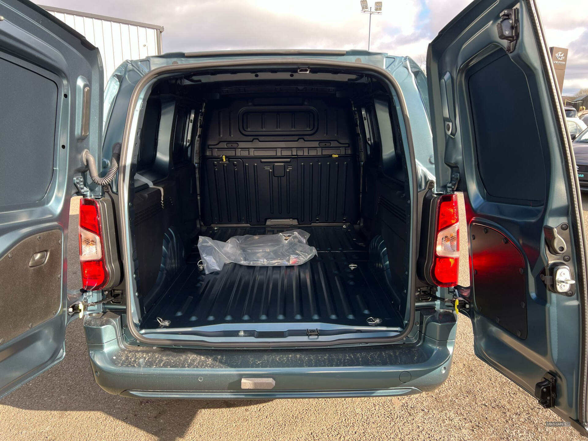 Mar 2025 Citroen Berlingo 1.5 BlueHDi 130ps Van Driver EAT8