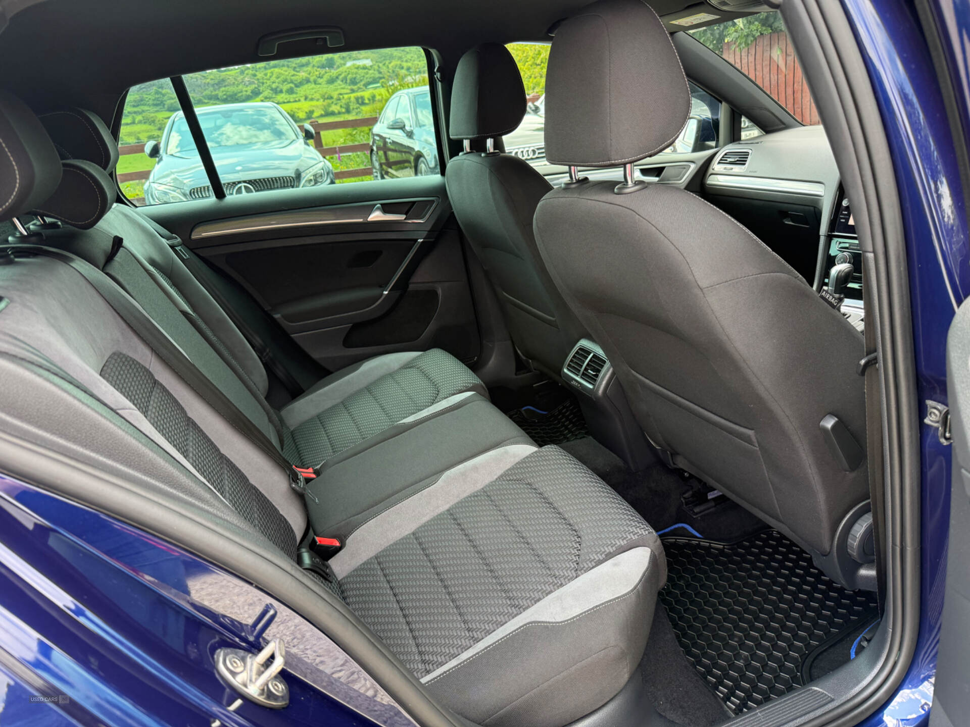 Jan 2018 Volkswagen Golf 2.0 TDI R-Line 5dr DSG