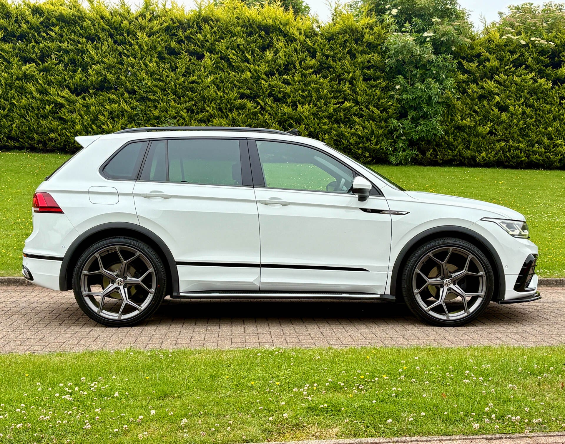 Apr 2021 Volkswagen Tiguan 2.0 TDI 4Motion R-Line 5dr DSG