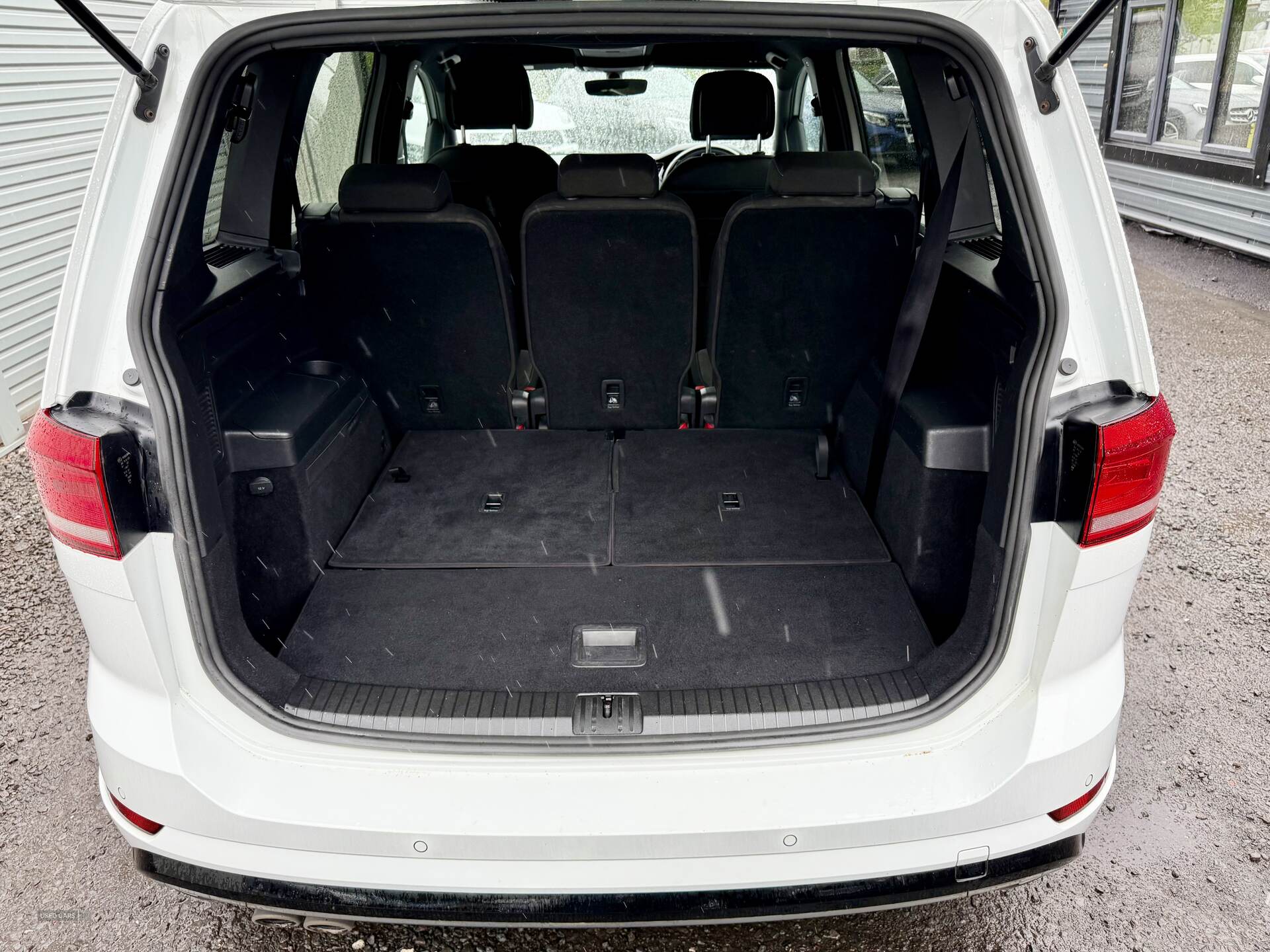 Jan 2018 Volkswagen Touran 2.0 TDI R-Line 5dr DSG