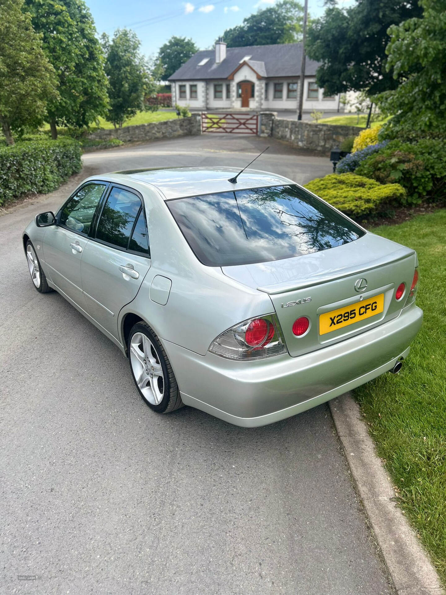 Jan 2001 Lexus IS-Series 200 2.0 Sport 4dr