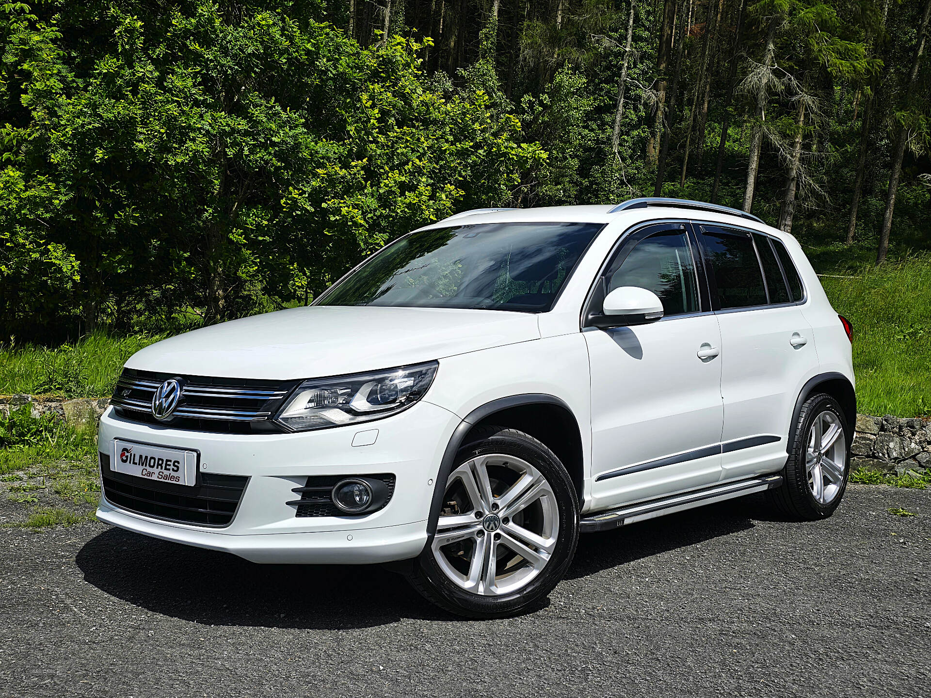 Oct 2015 Volkswagen Tiguan 2.0 TDi BlueMotion Tech R-Line Edition 150 5dr