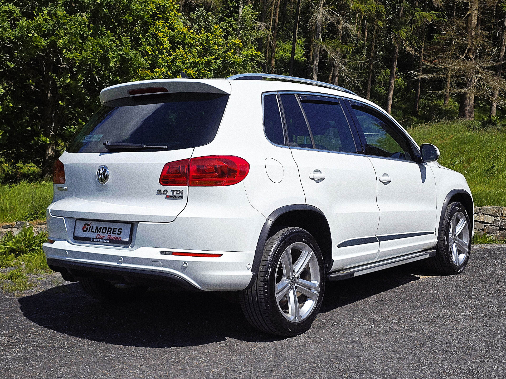 Oct 2015 Volkswagen Tiguan 2.0 TDi BlueMotion Tech R-Line Edition 150 5dr