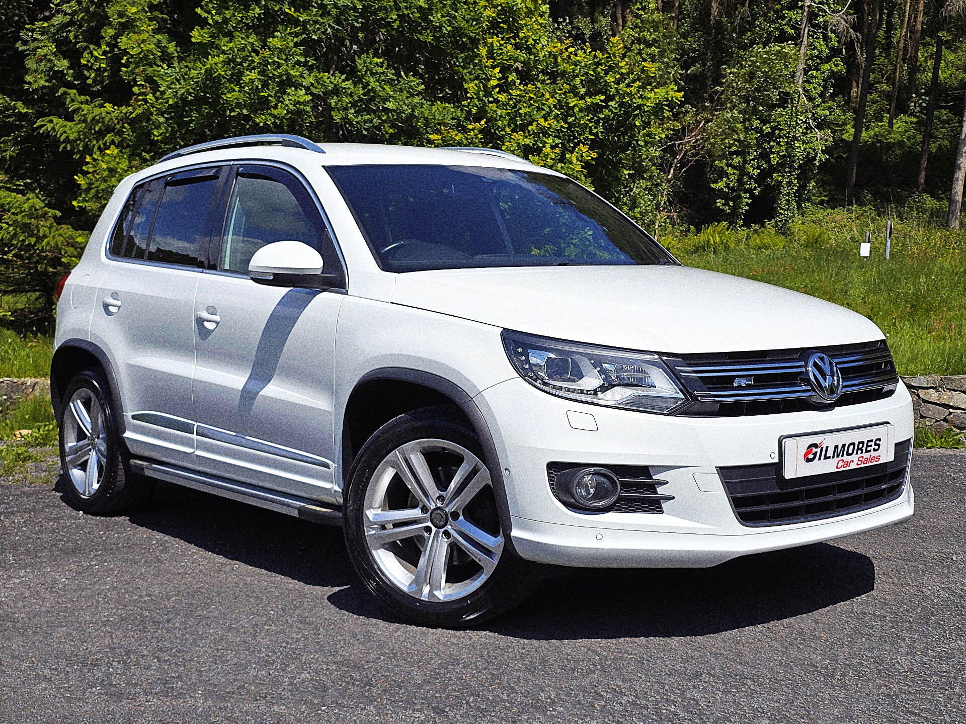 Oct 2015 Volkswagen Tiguan 2.0 TDi BlueMotion Tech R-Line Edition 150 5dr