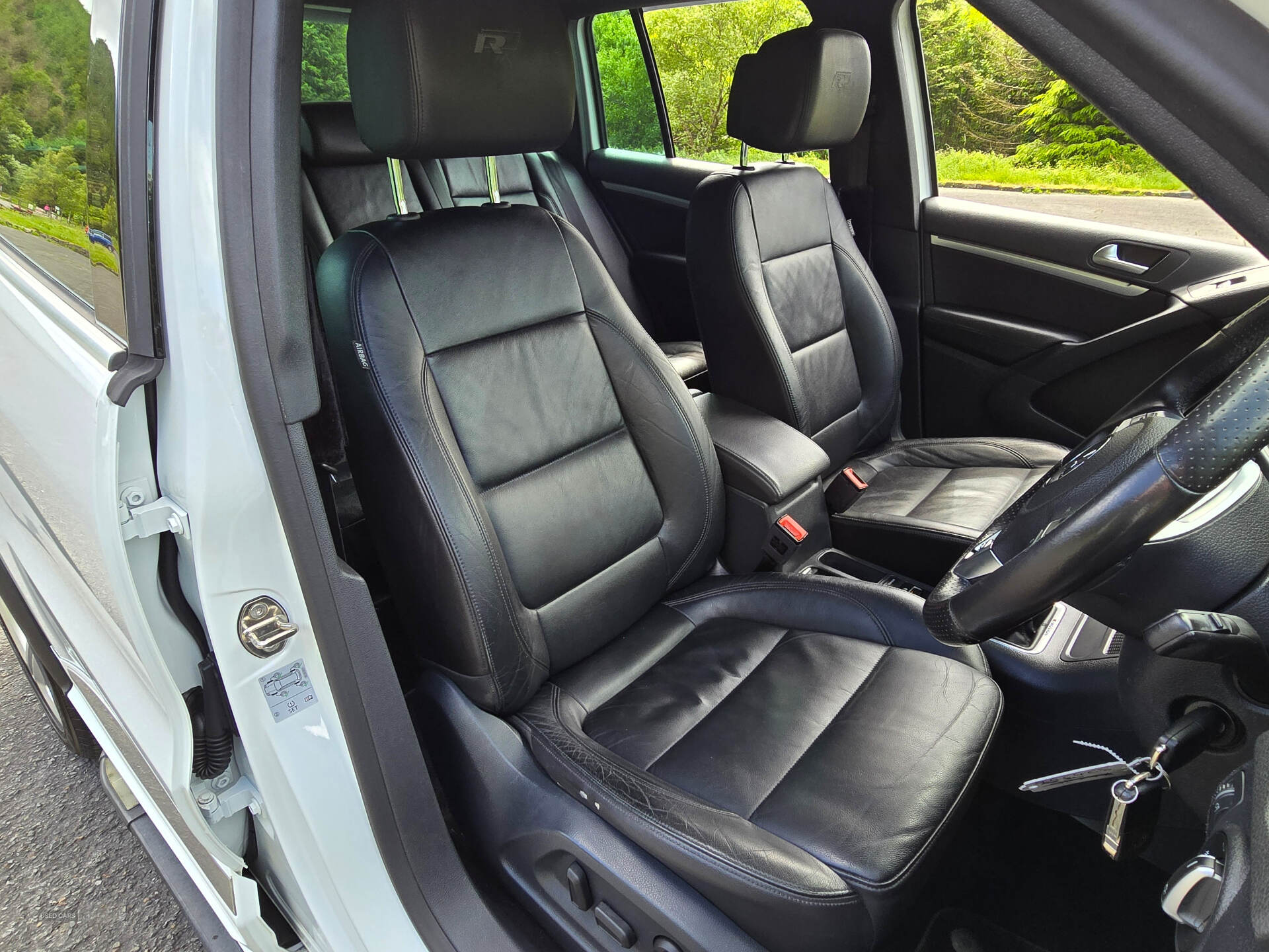 Oct 2015 Volkswagen Tiguan 2.0 TDi BlueMotion Tech R-Line Edition 150 5dr