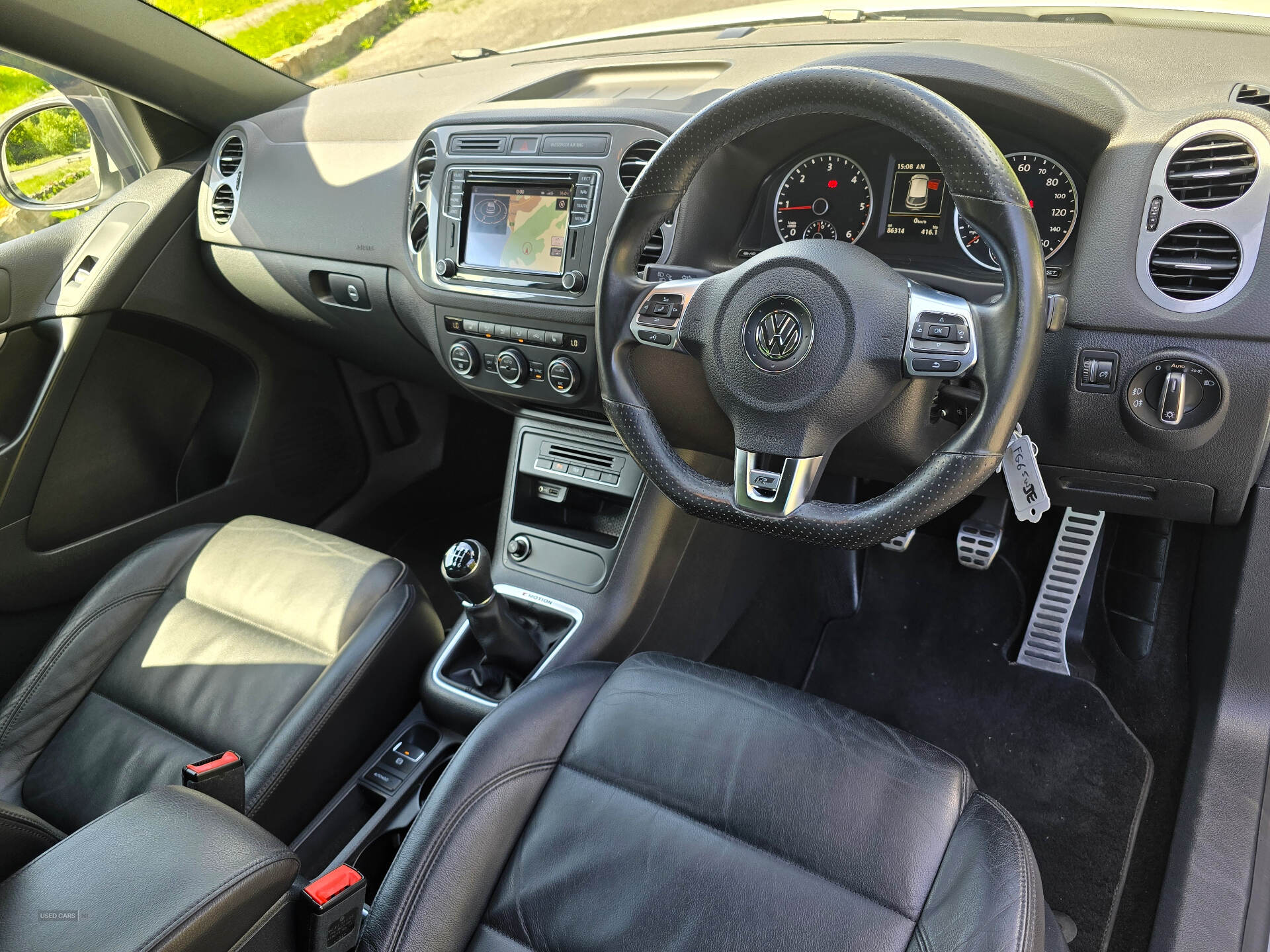 Oct 2015 Volkswagen Tiguan 2.0 TDi BlueMotion Tech R-Line Edition 150 5dr