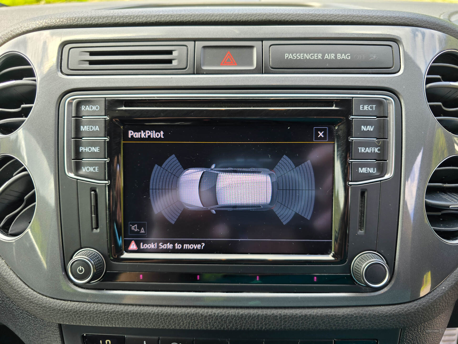 Oct 2015 Volkswagen Tiguan 2.0 TDi BlueMotion Tech R-Line Edition 150 5dr