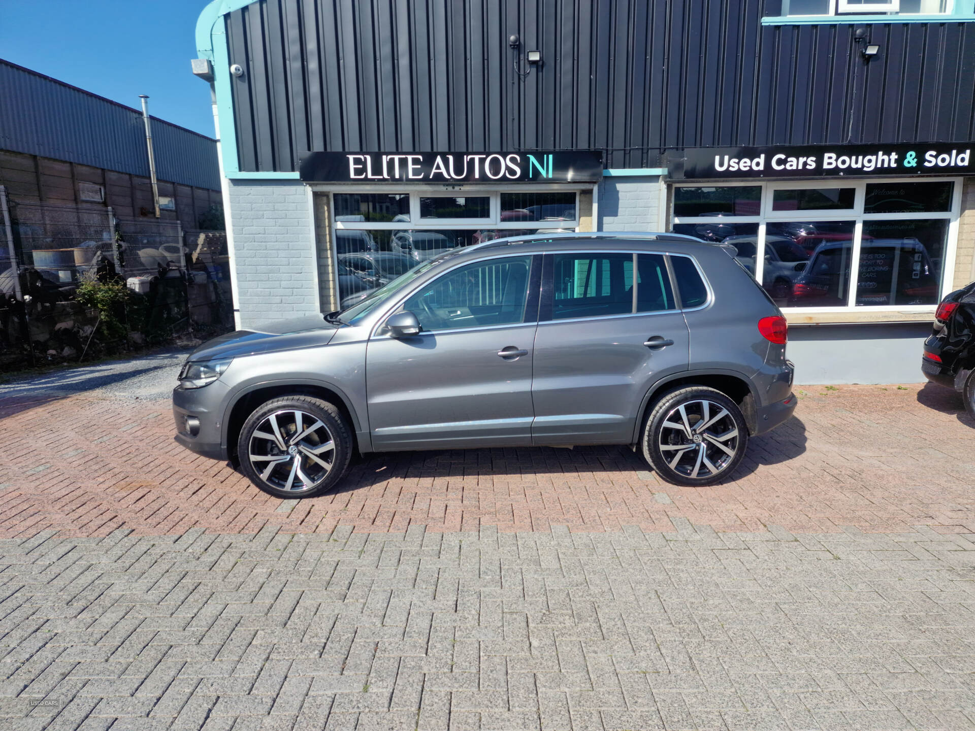 Nov 2013 Volkswagen Tiguan 2.0 TDi BlueMotion Tech Match 5dr [2WD]