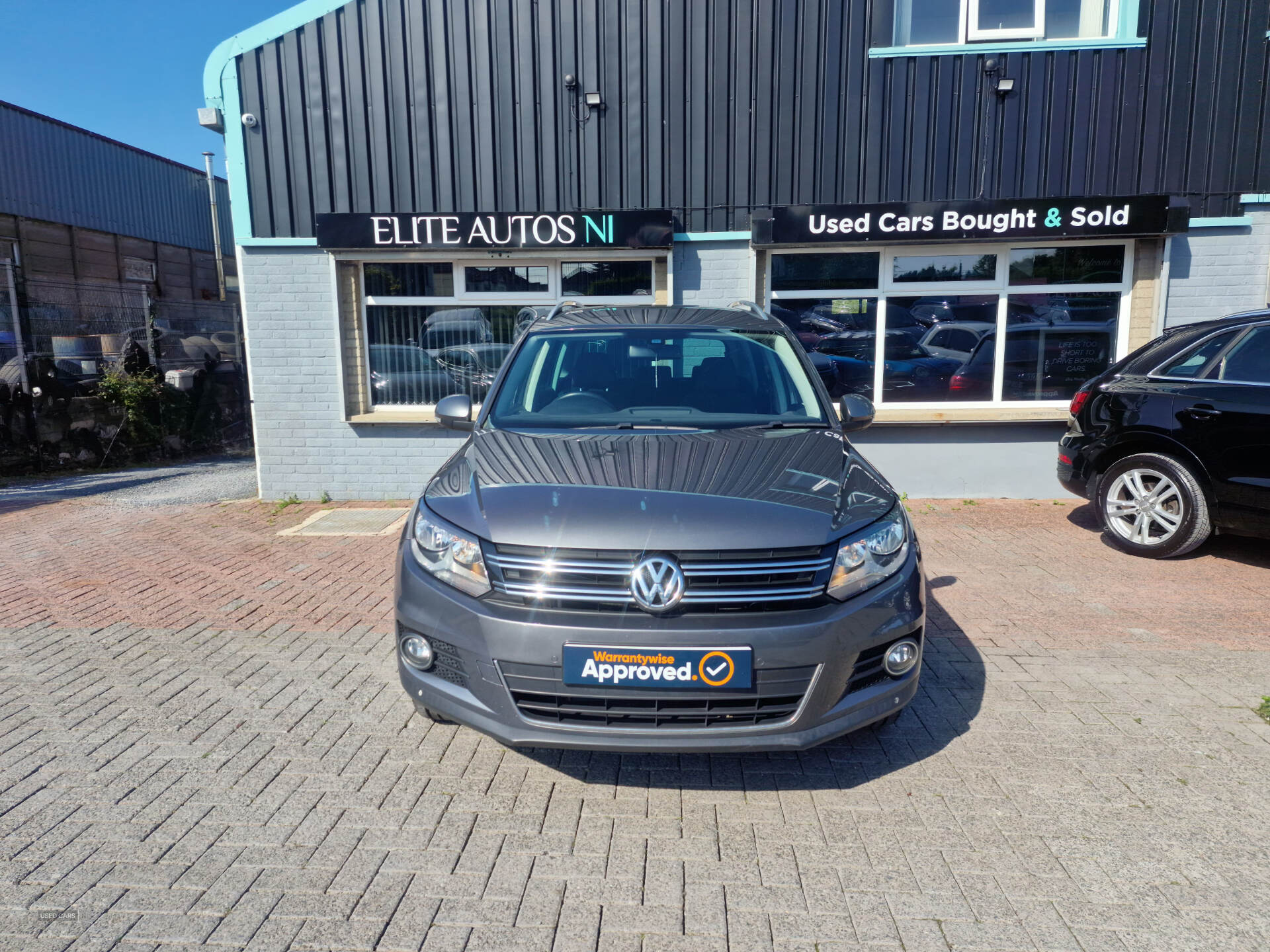 Nov 2013 Volkswagen Tiguan 2.0 TDi BlueMotion Tech Match 5dr [2WD]