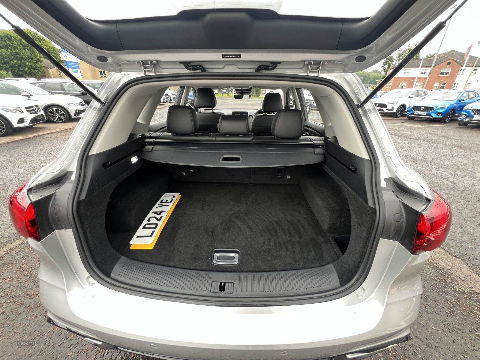 2024 MG MGS5 HS SE