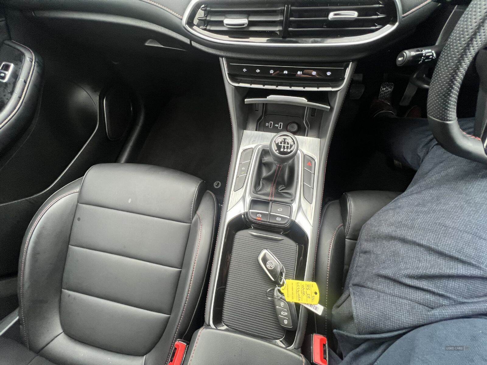 2024 MG MG HS SE