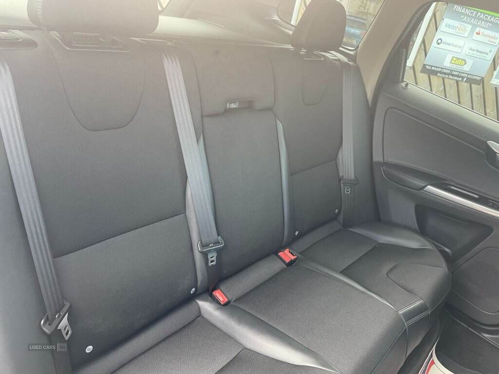 Aug 2015 Volvo XC60 D4 [190] SE 5dr