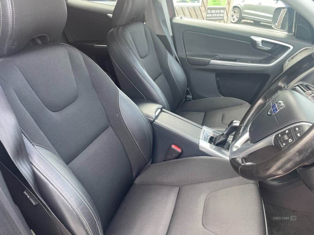 Aug 2015 Volvo XC60 D4 [190] SE 5dr