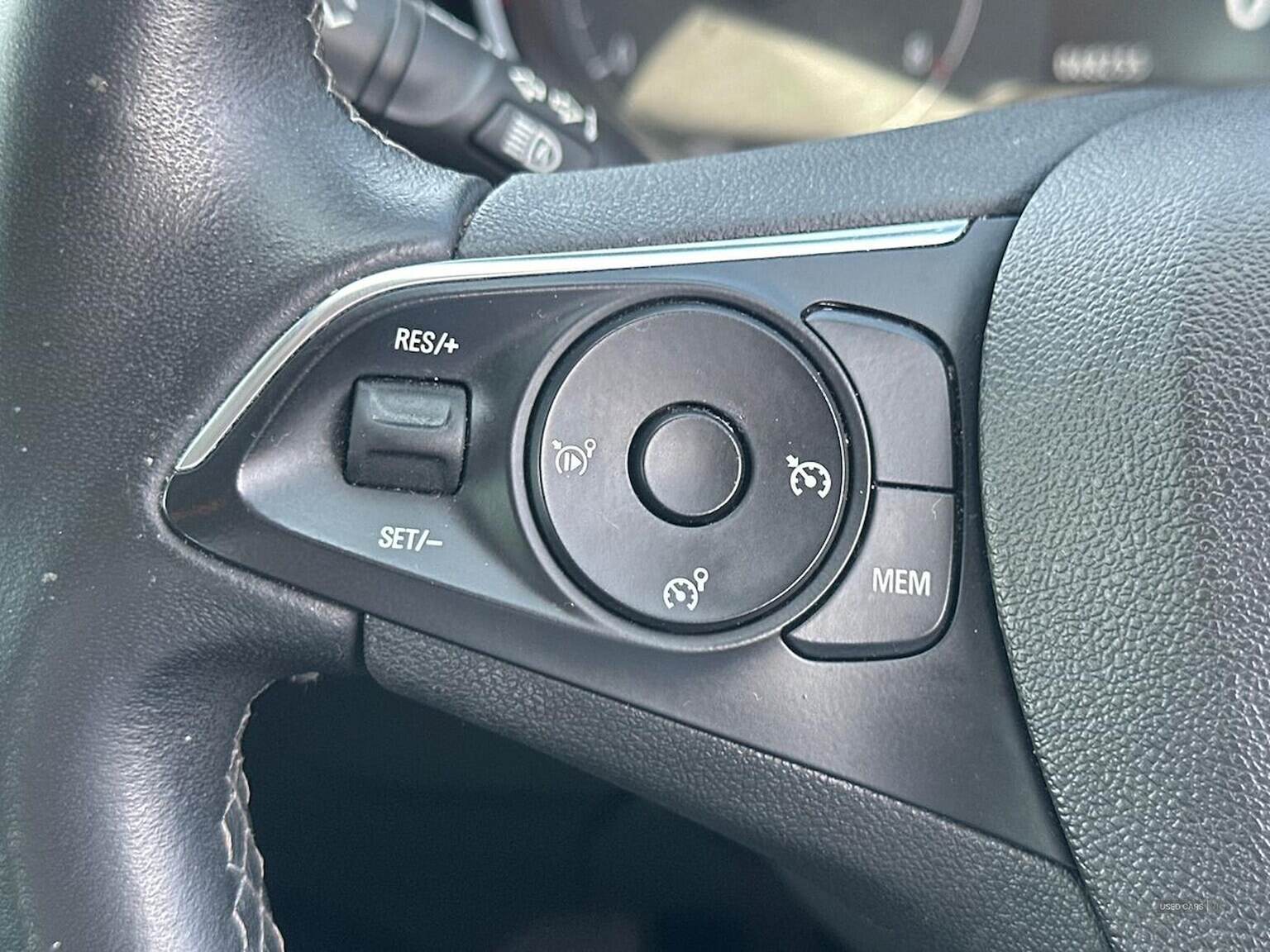 Apr 2019 Vauxhall Grandland X 1.2 Turbo Tech Line Nav 5Dr