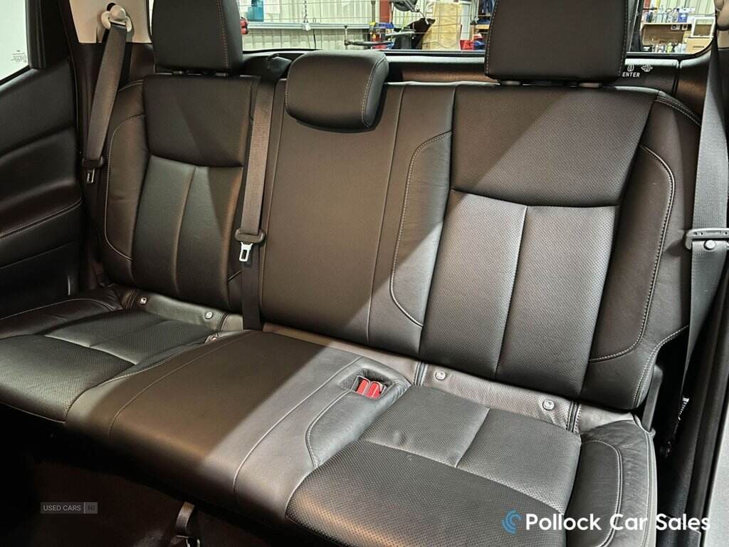 Aug 2021 Nissan Navara Double Cab Pick Up Tekna 2.3dCi 190 TT 4WD Auto