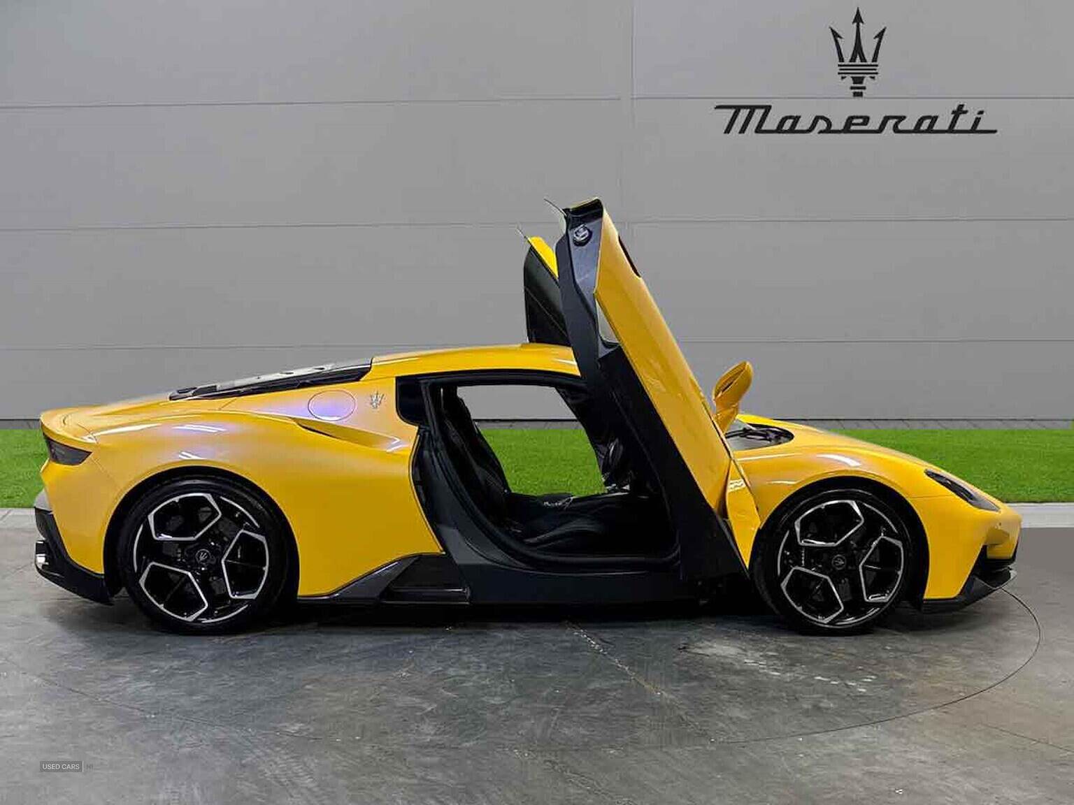 Nov 2022 Maserati MC20 V6 2Dr Auto [Ext Carbon Pack]