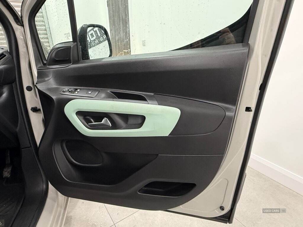 Aug 2020 Citroen Berlingo 1.5 BlueHDi 130 Feel M 5dr EAT8