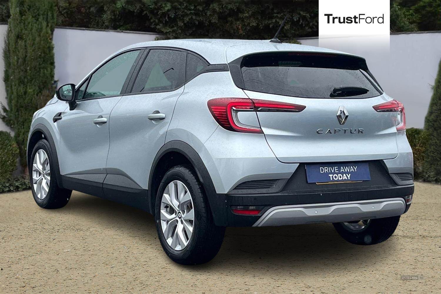 Feb 2022 Renault Captur 1.3 TCE 140 Iconic 5dr EDC