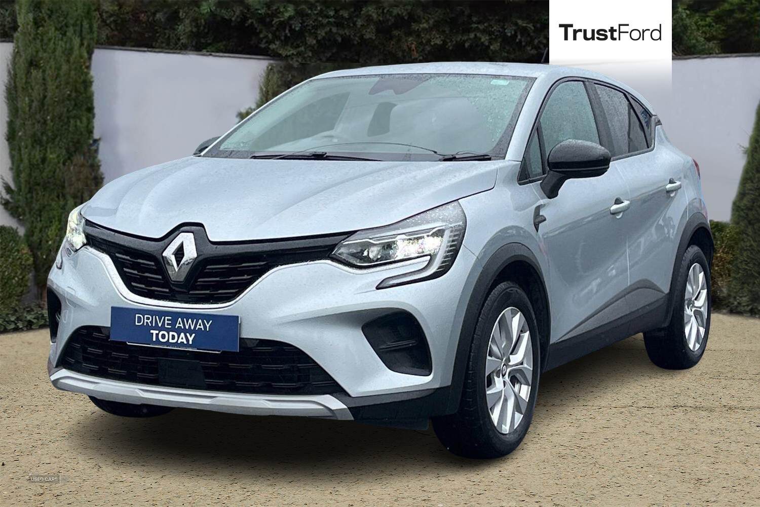 Feb 2022 Renault Captur 1.3 TCE 140 Iconic 5dr EDC