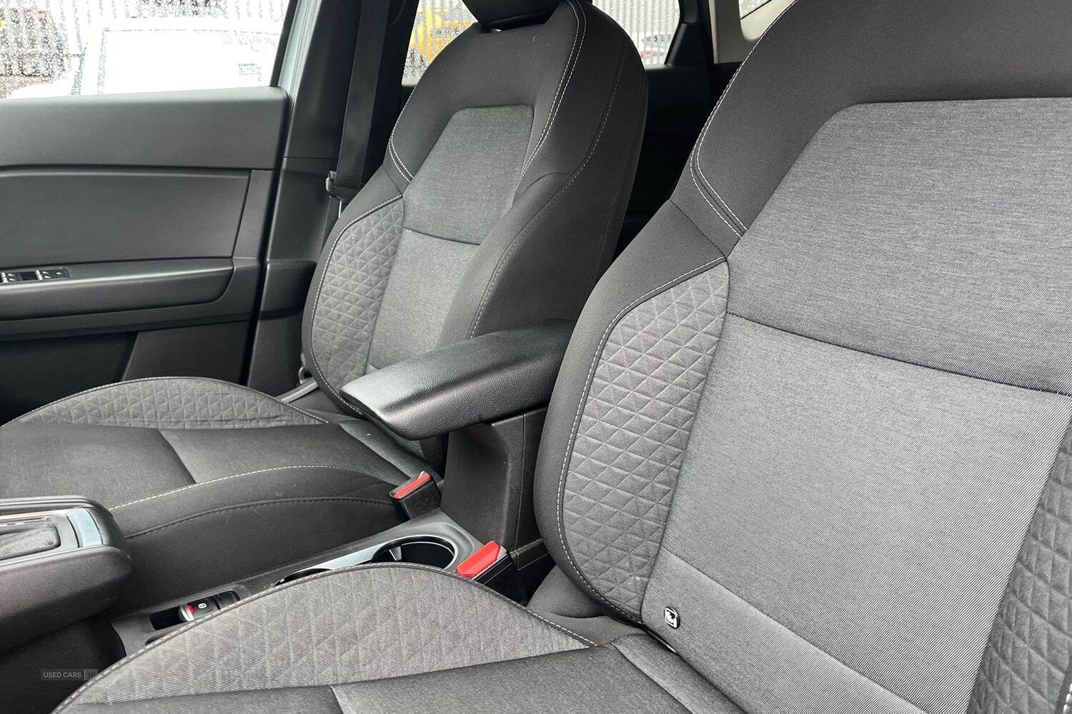 Feb 2022 Renault Captur 1.3 TCE 140 Iconic 5dr EDC