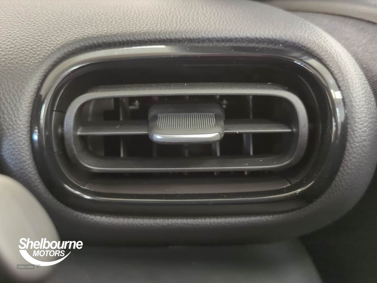 Mar 2025 Toyota Yaris 1.5 Hybrid Design 5dr CVT