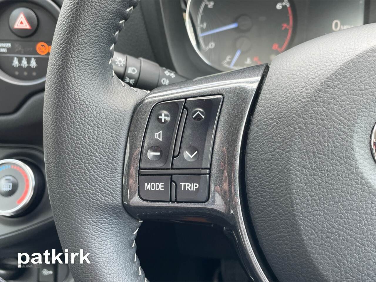 Jan 2020 Toyota Yaris 1.5 VVT-i Y20 5dr [Bi-tone]