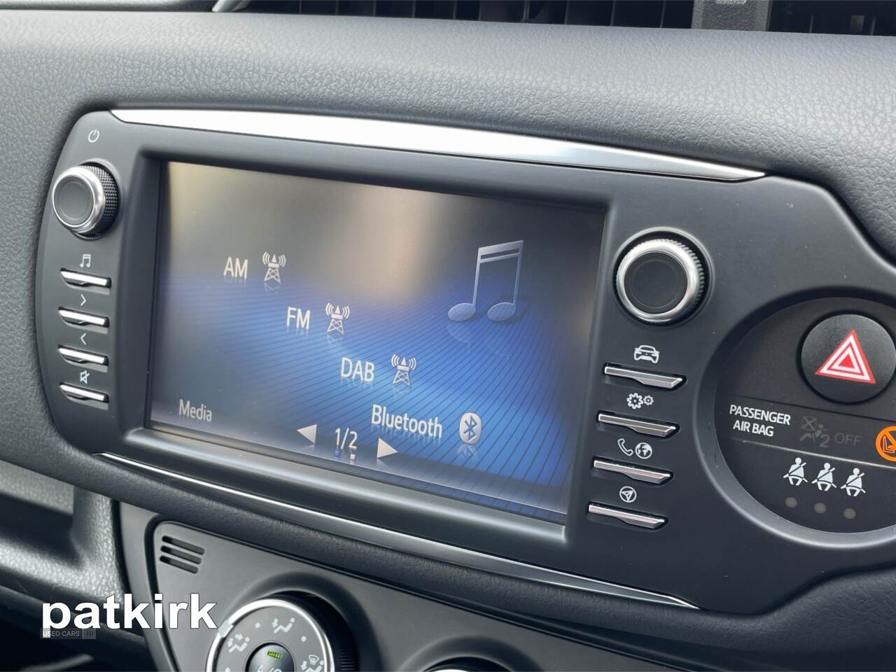 Jan 2020 Toyota Yaris 1.5 VVT-i Y20 5dr [Bi-tone]