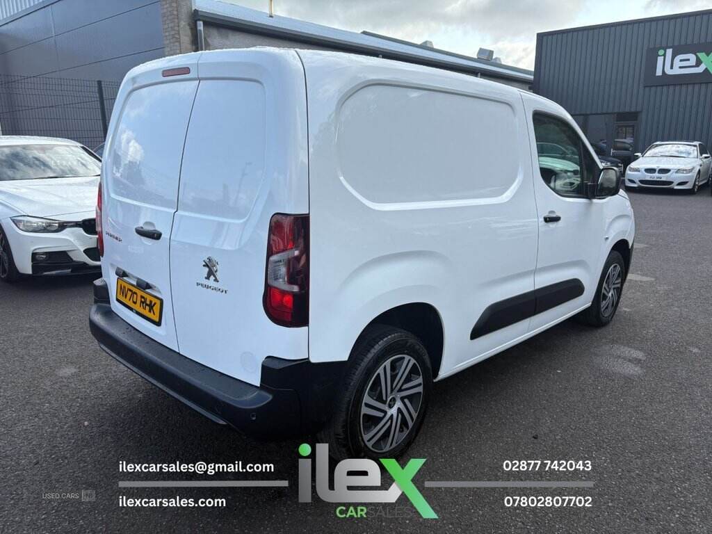 Jan 2021 Peugeot Partner 1000 1.5 BlueHDi 100 Professional Van