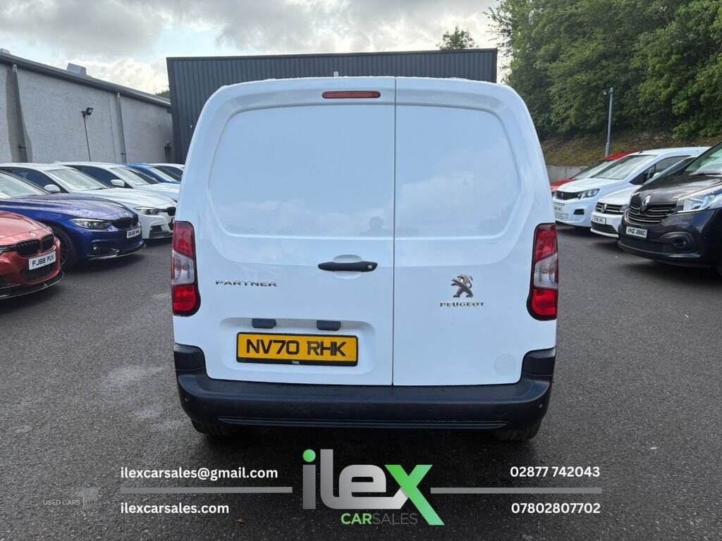 Jan 2021 Peugeot Partner 1000 1.5 BlueHDi 100 Professional Van