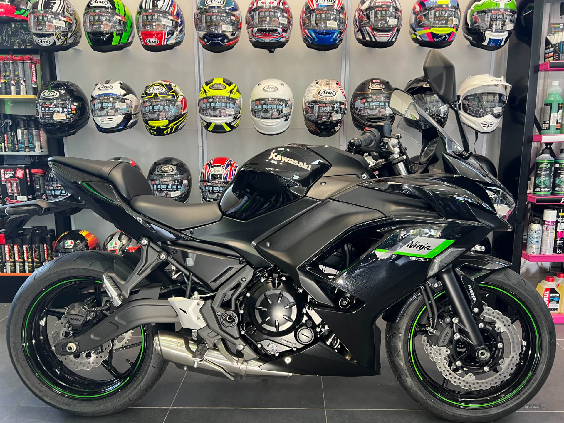   Kawasaki Ninja 2025 KAWASAKI NINJA 650 IN METALLIC SPARK BLACK