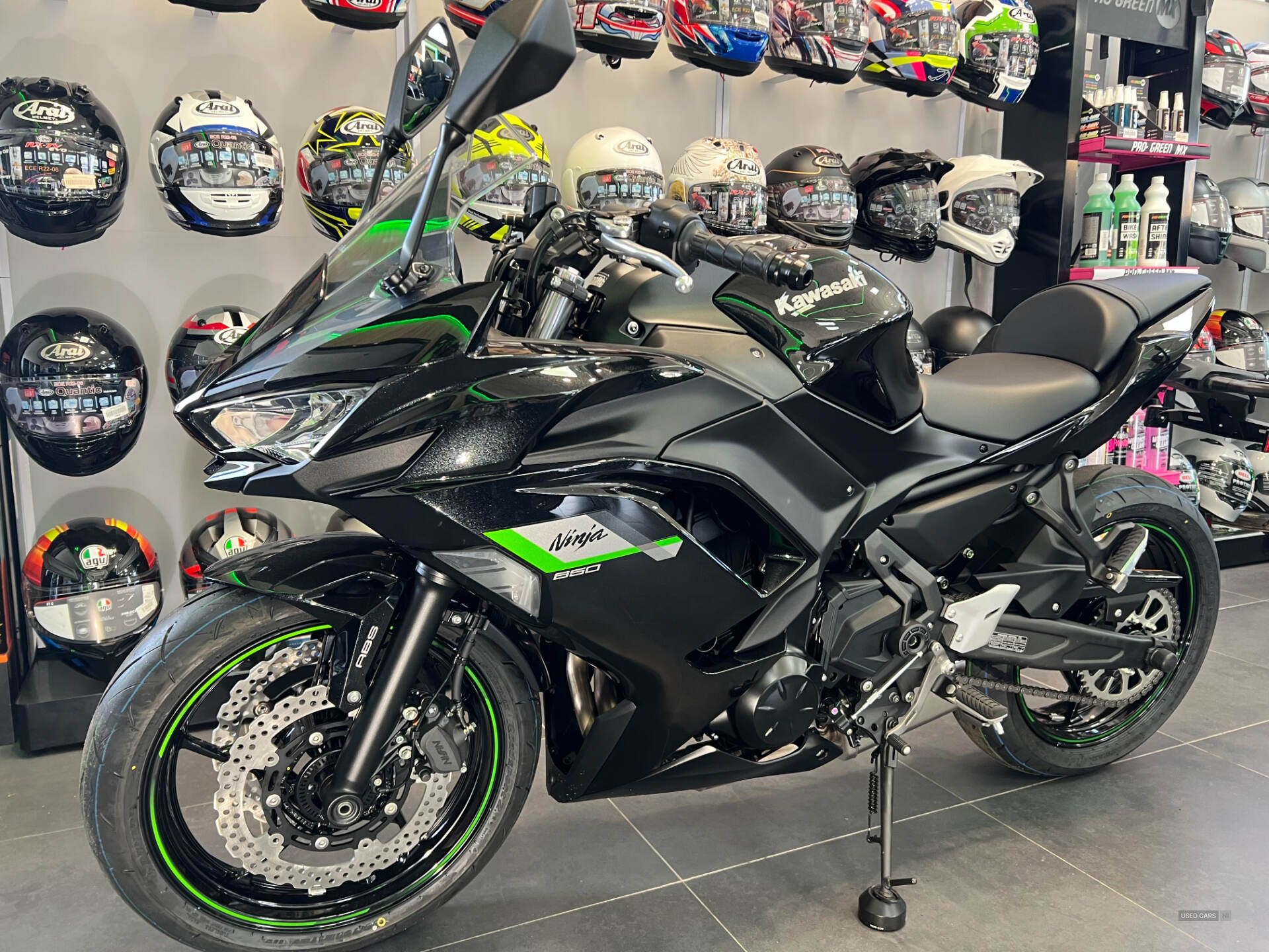   Kawasaki Ninja 2025 KAWASAKI NINJA 650 IN METALLIC SPARK BLACK
