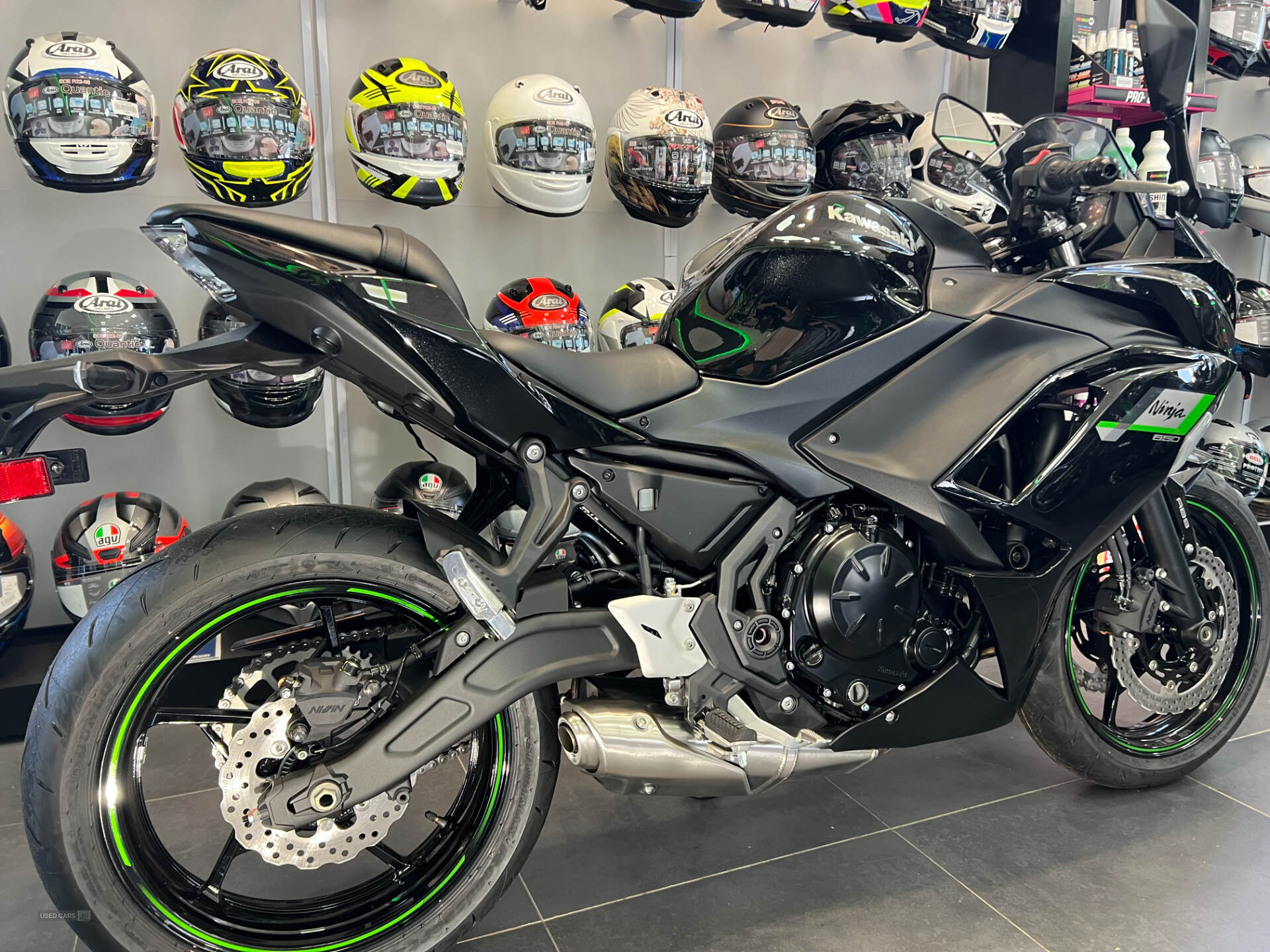   Kawasaki Ninja 2025 KAWASAKI NINJA 650 IN METALLIC SPARK BLACK