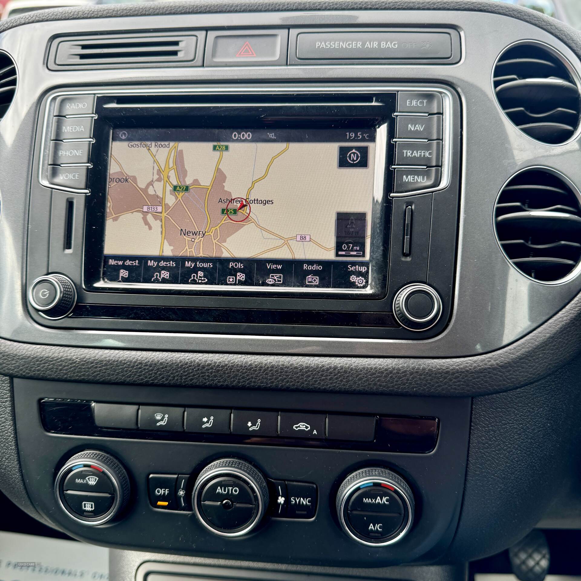 Sep 2015 Volkswagen Tiguan 2.0 TDi BlueMotion Tech Match 150 5dr [2WD]