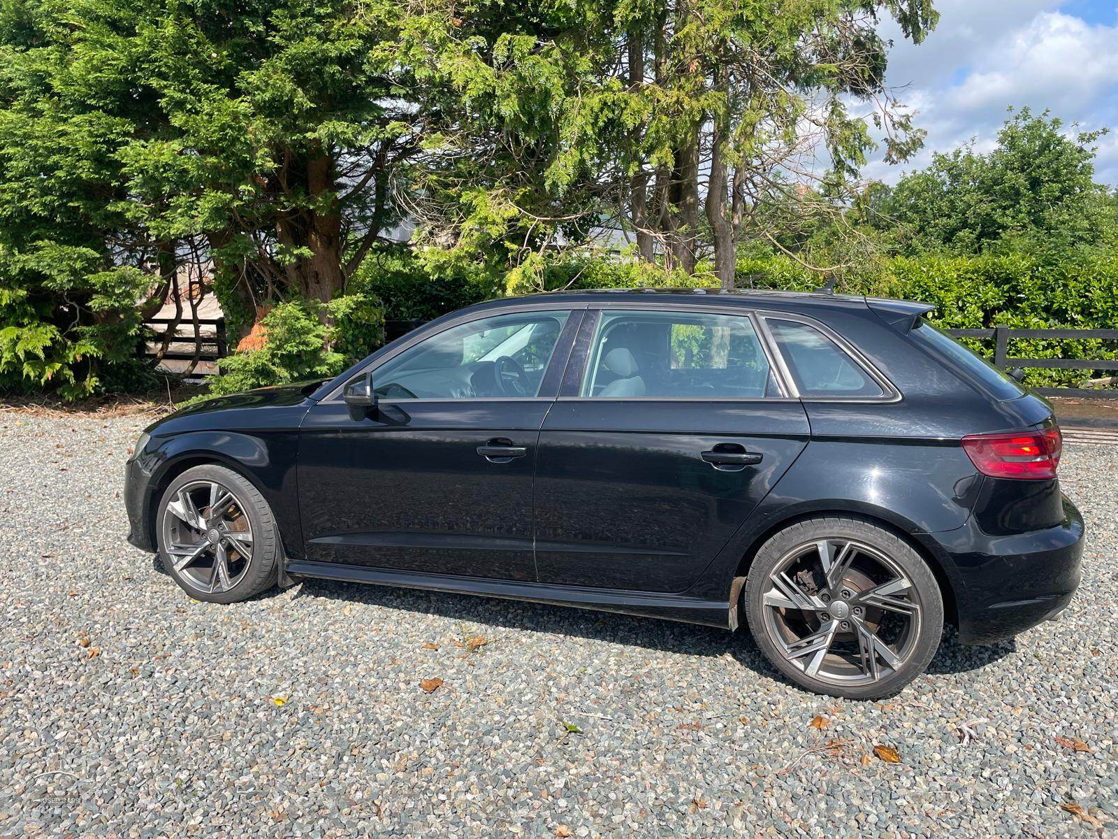 Apr 2016 Audi A3 1.6 TDI Ultra 110 SE Technik 5dr