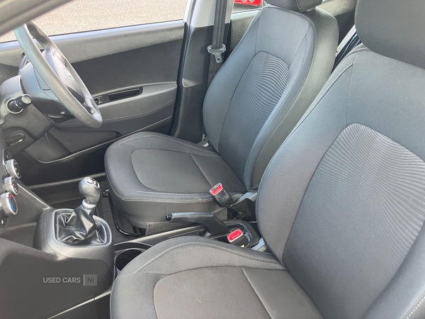Hyundai i10 HATCHBACK in Armagh