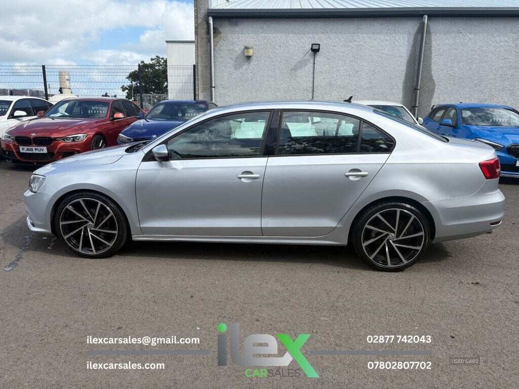 Dec 2014 Volkswagen Jetta 2.0 TDI SE 4dr DSG