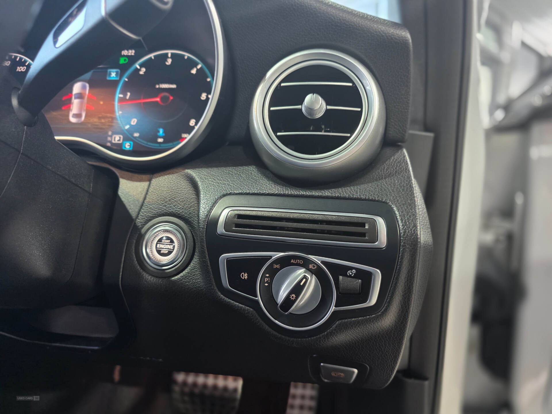 Dec 2019 Mercedes C-Class C300d AMG Line Edition Premium 4dr 9G-Tronic
