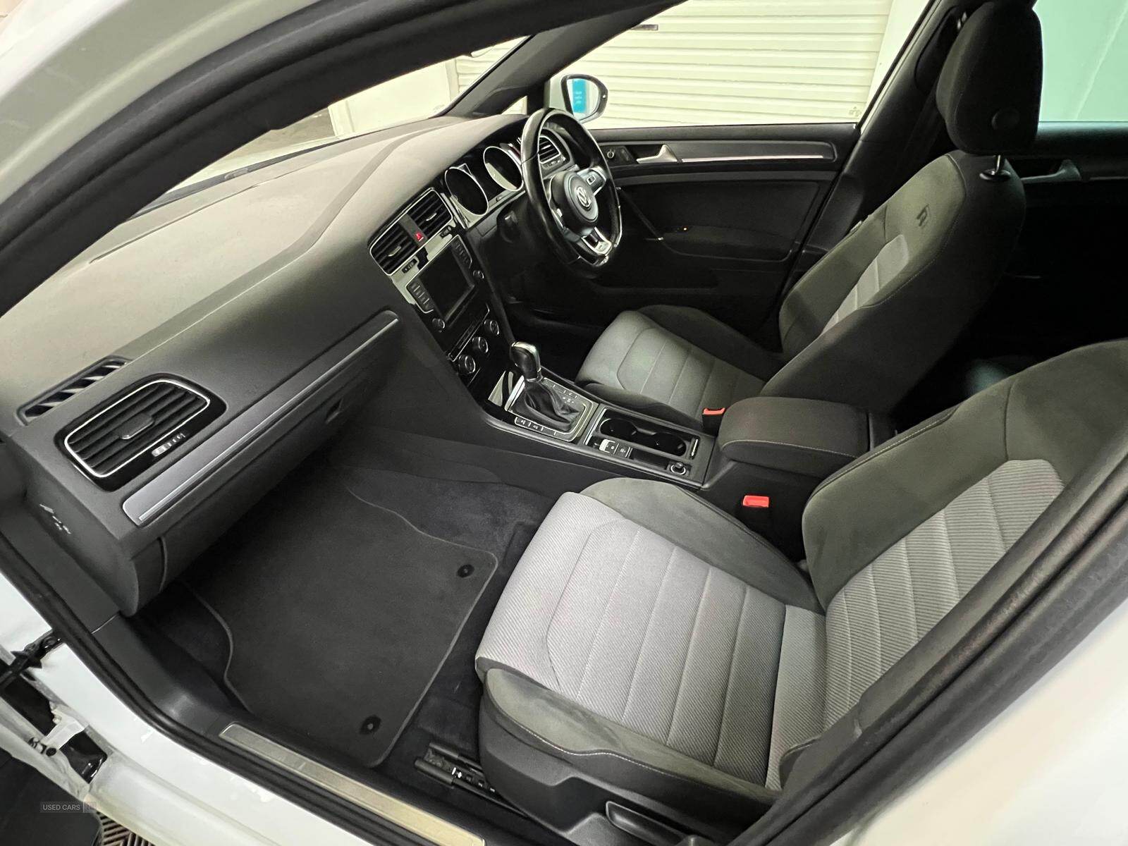 Mar 2017 Volkswagen Golf 2.0 TDI R-Line Edition 5dr DSG