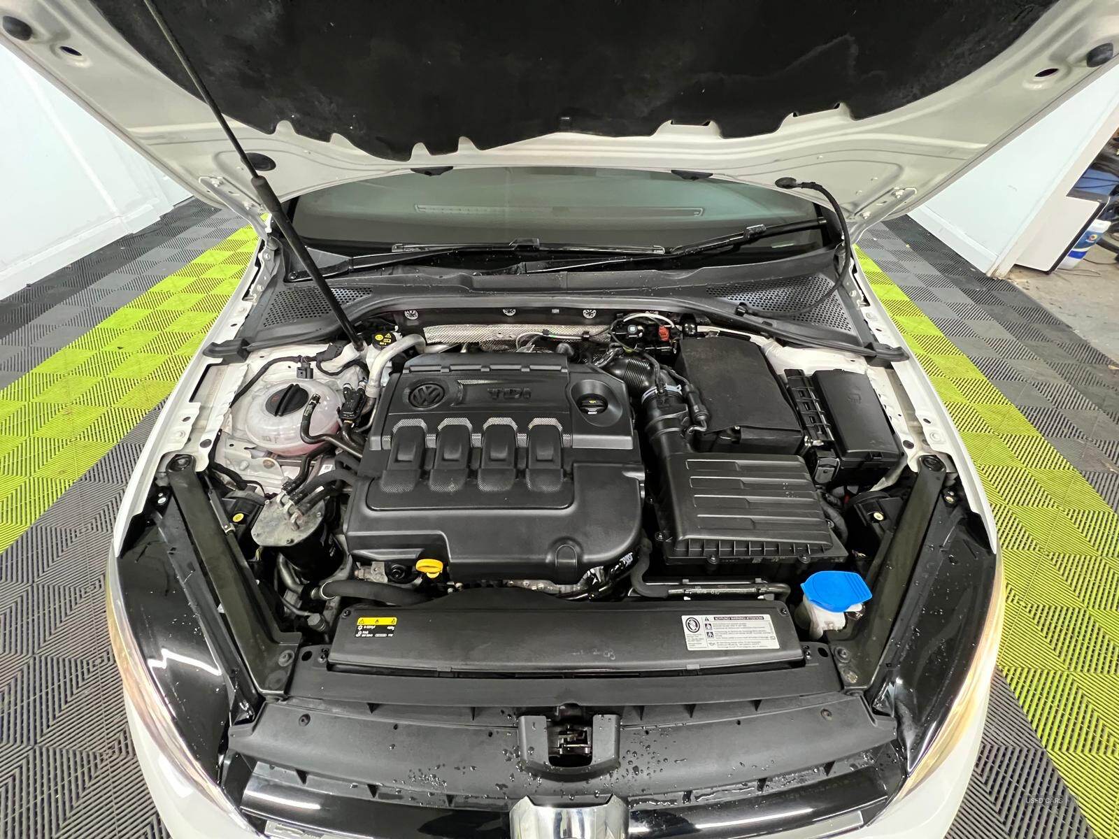Mar 2017 Volkswagen Golf 2.0 TDI R-Line Edition 5dr DSG