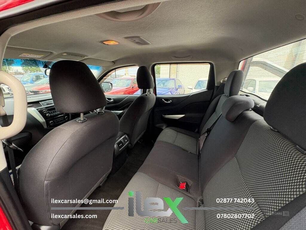 May 2017 Nissan Navara Double Cab Pick Up Acenta 2.3dCi 160 4WD