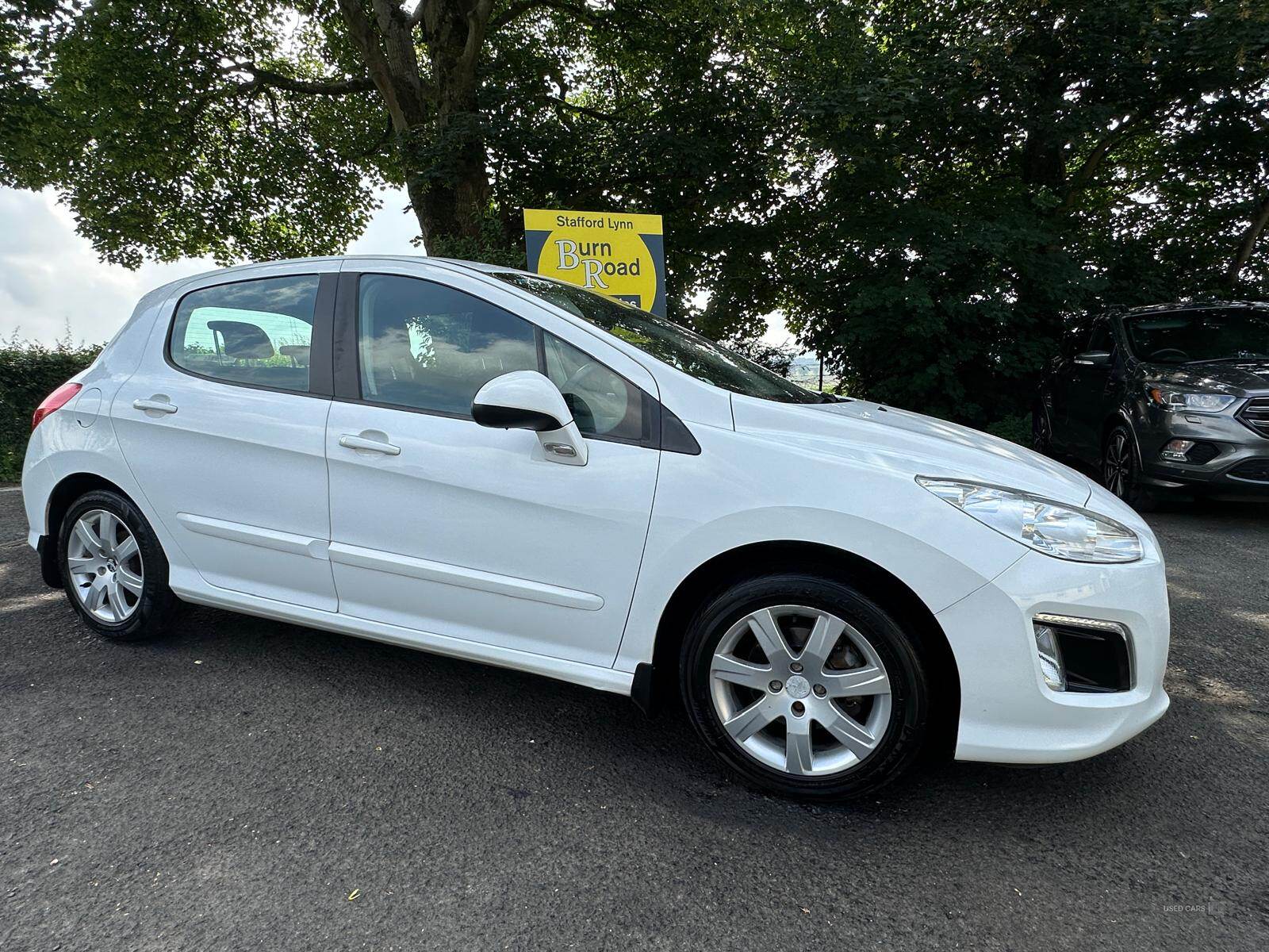 Apr 2013 Peugeot 308 1.6 HDi 92 Active 5dr [Sat Nav]