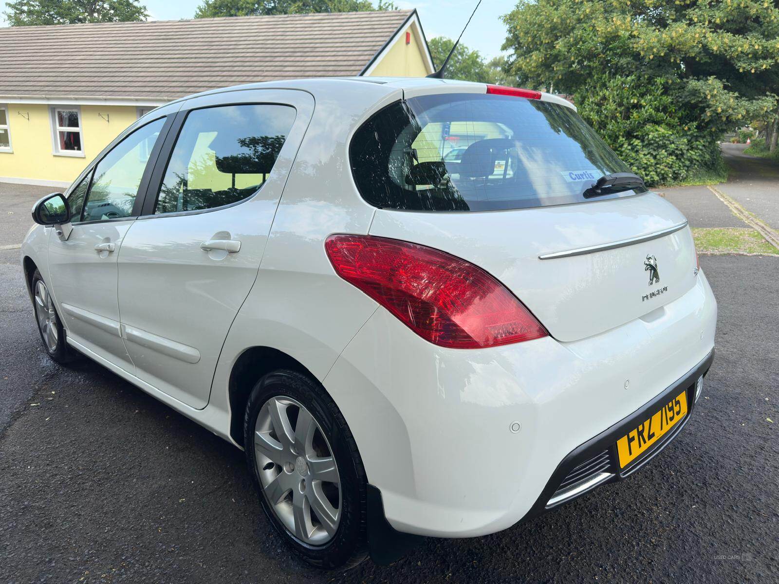 Apr 2013 Peugeot 308 1.6 HDi 92 Active 5dr [Sat Nav]