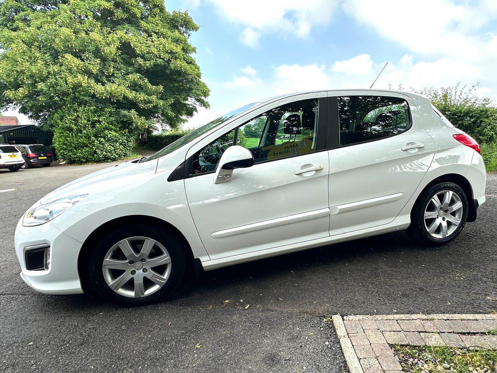 Apr 2013 Peugeot 308 1.6 HDi 92 Active 5dr [Sat Nav]