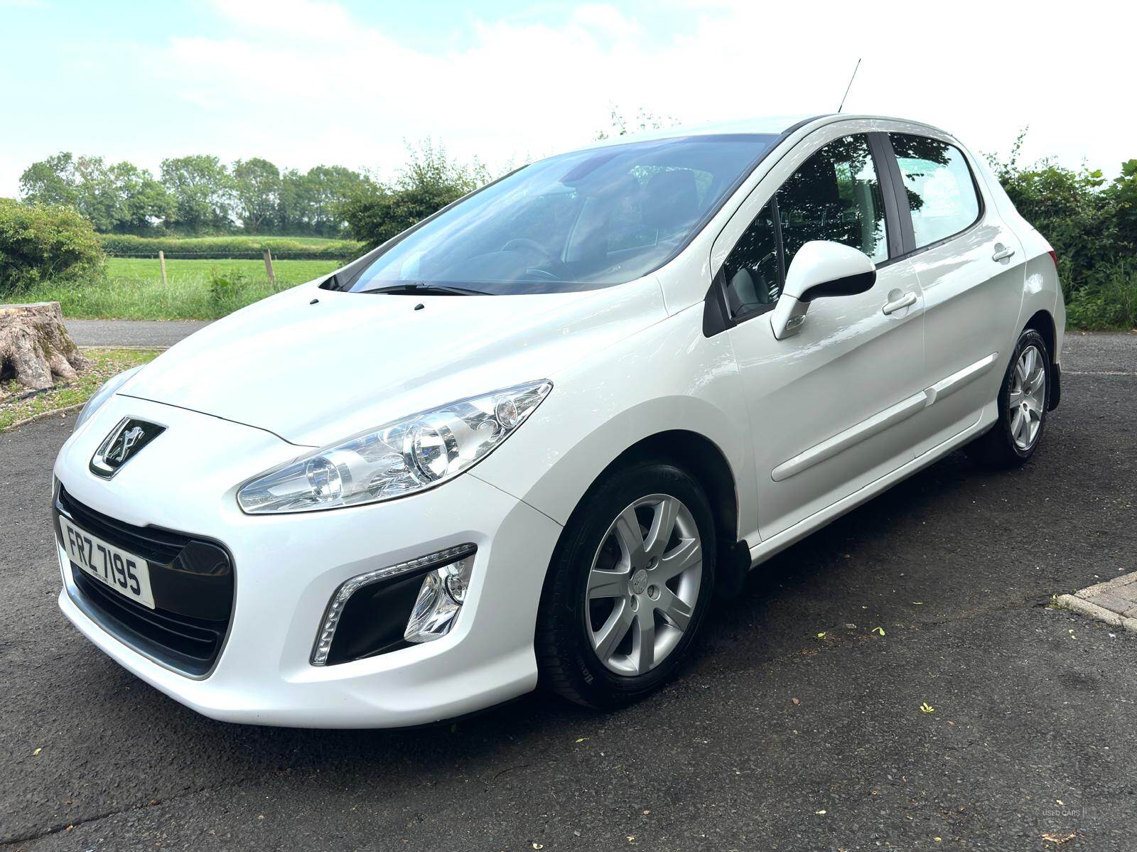 Apr 2013 Peugeot 308 1.6 HDi 92 Active 5dr [Sat Nav]