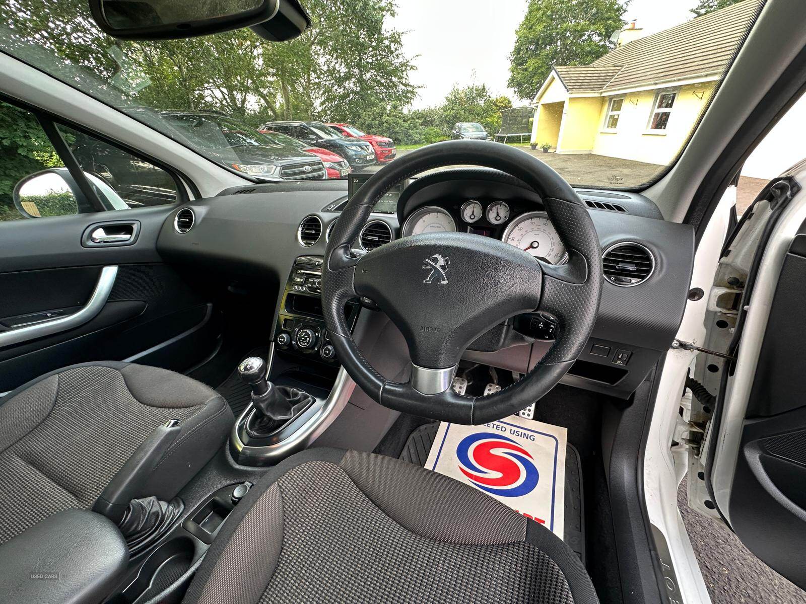 Apr 2013 Peugeot 308 1.6 HDi 92 Active 5dr [Sat Nav]