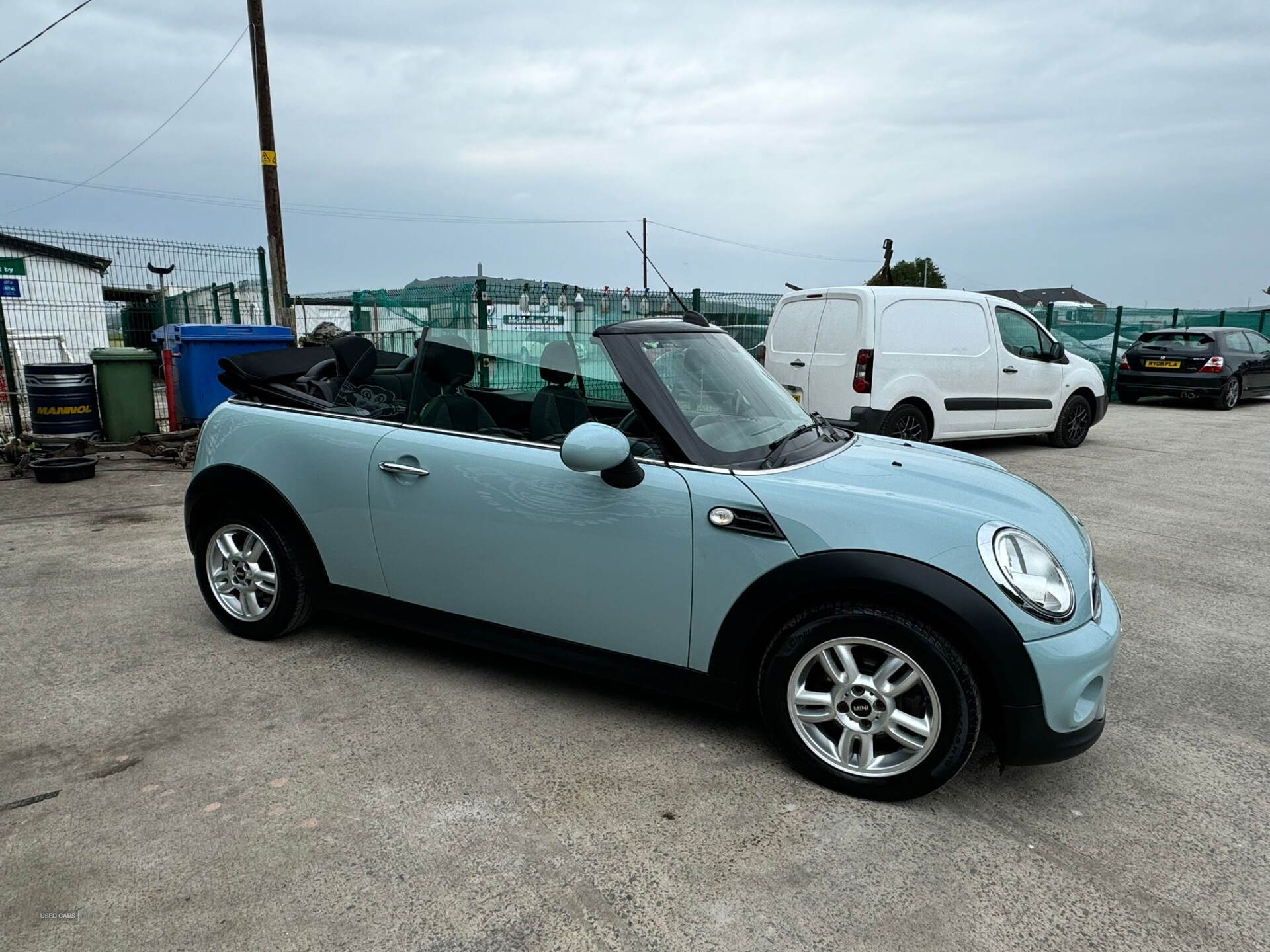 Sep 2013 MINI Convertible 1.6 Cooper 2dr Auto